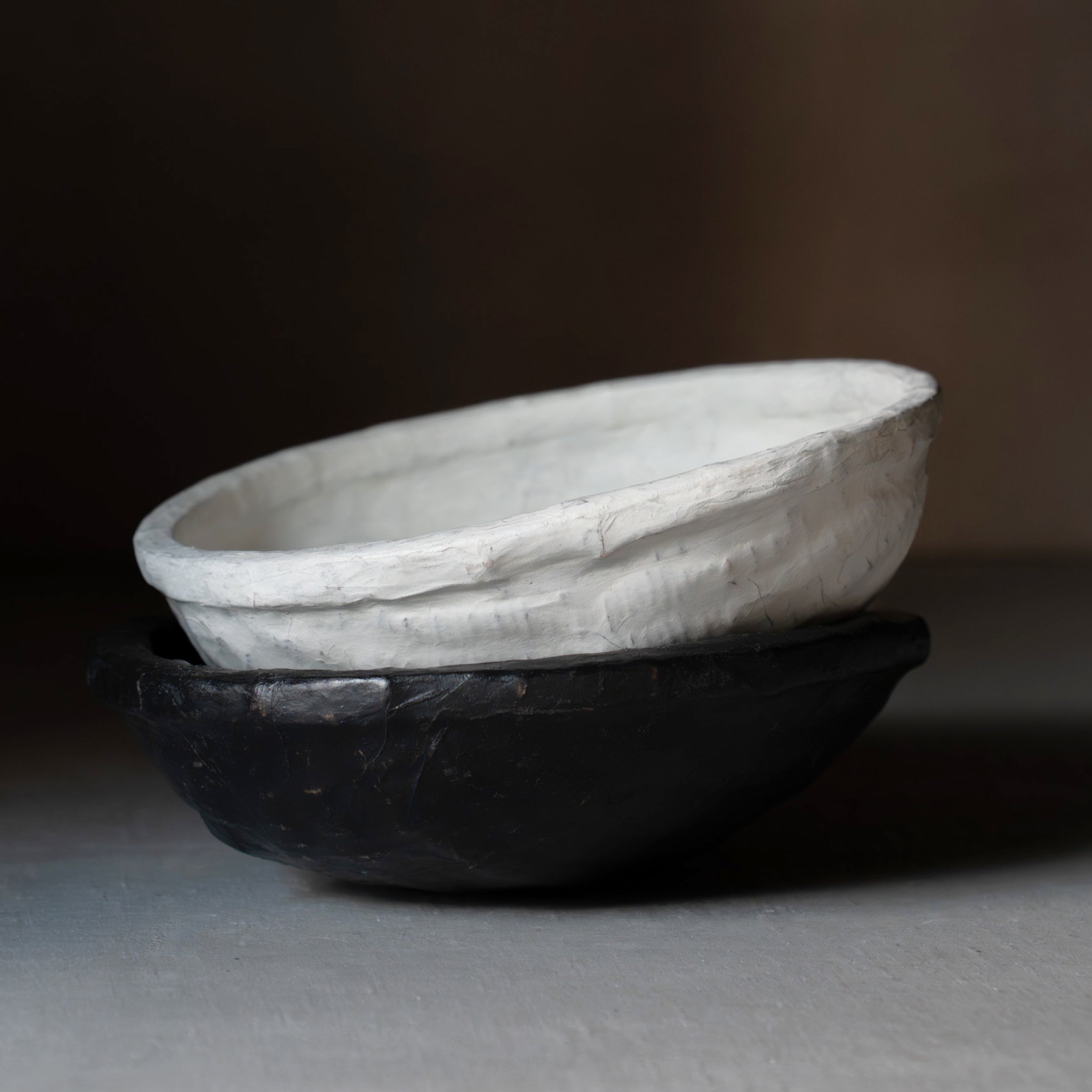 Antique round basket black