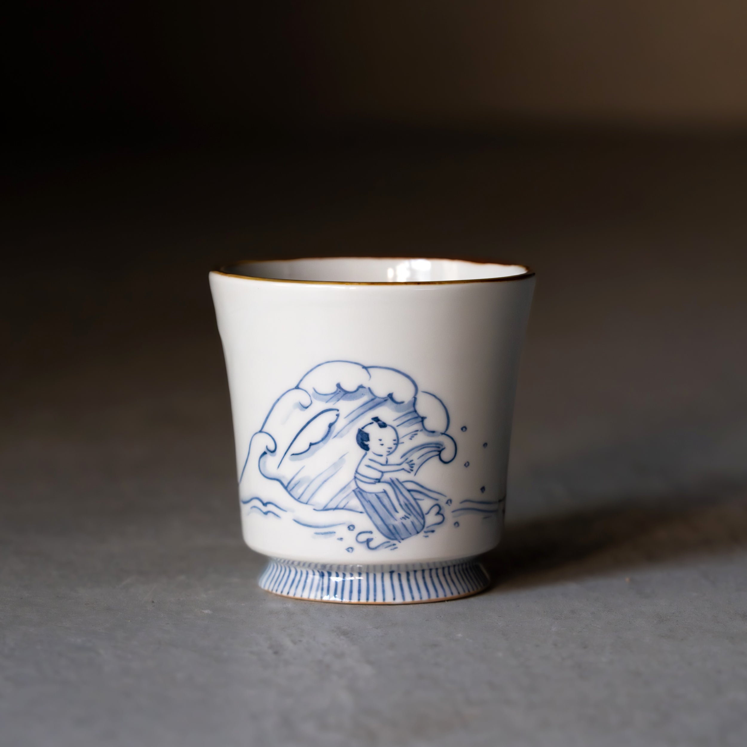 Surfing tea cup