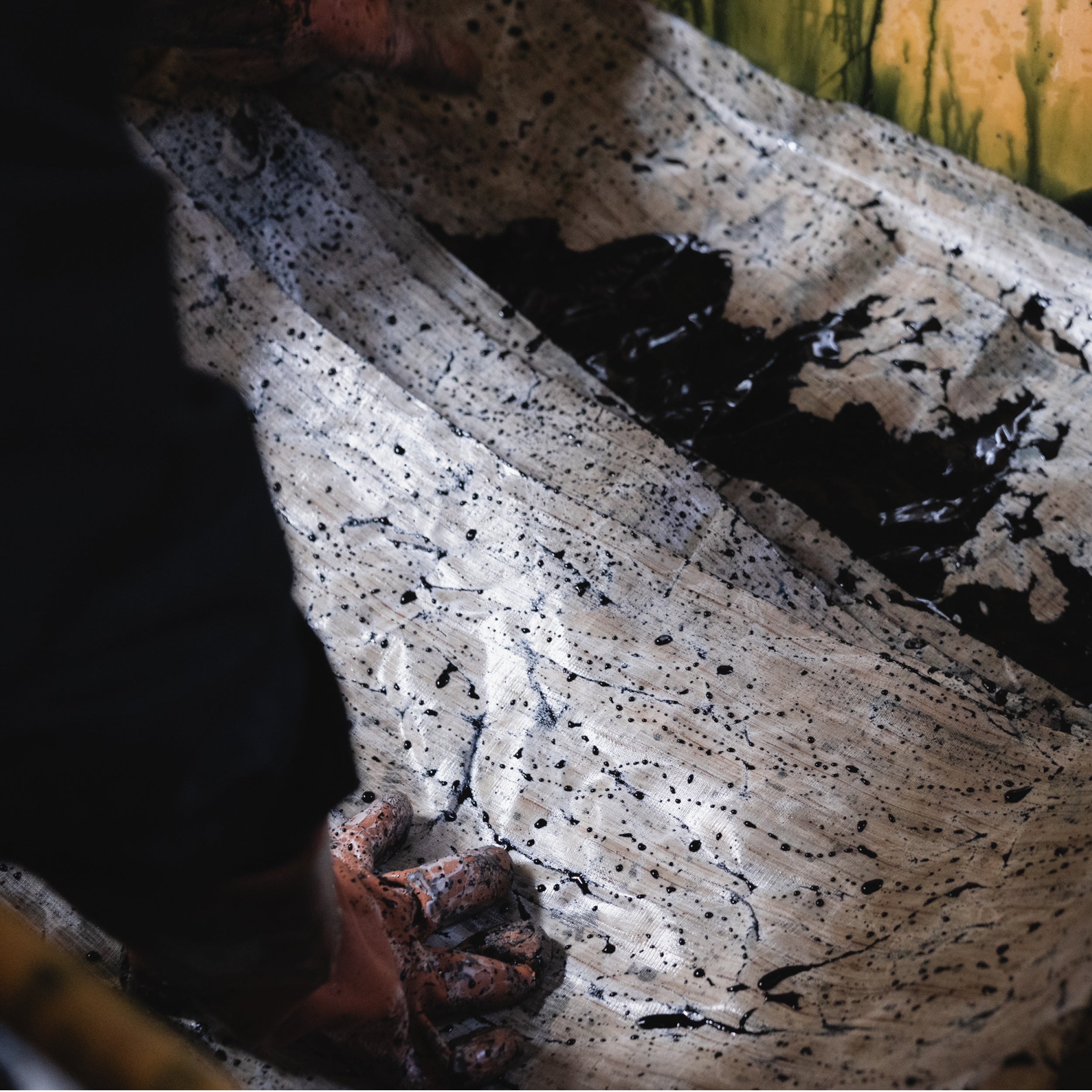 Rōketsu-zome Noren - Green & Black