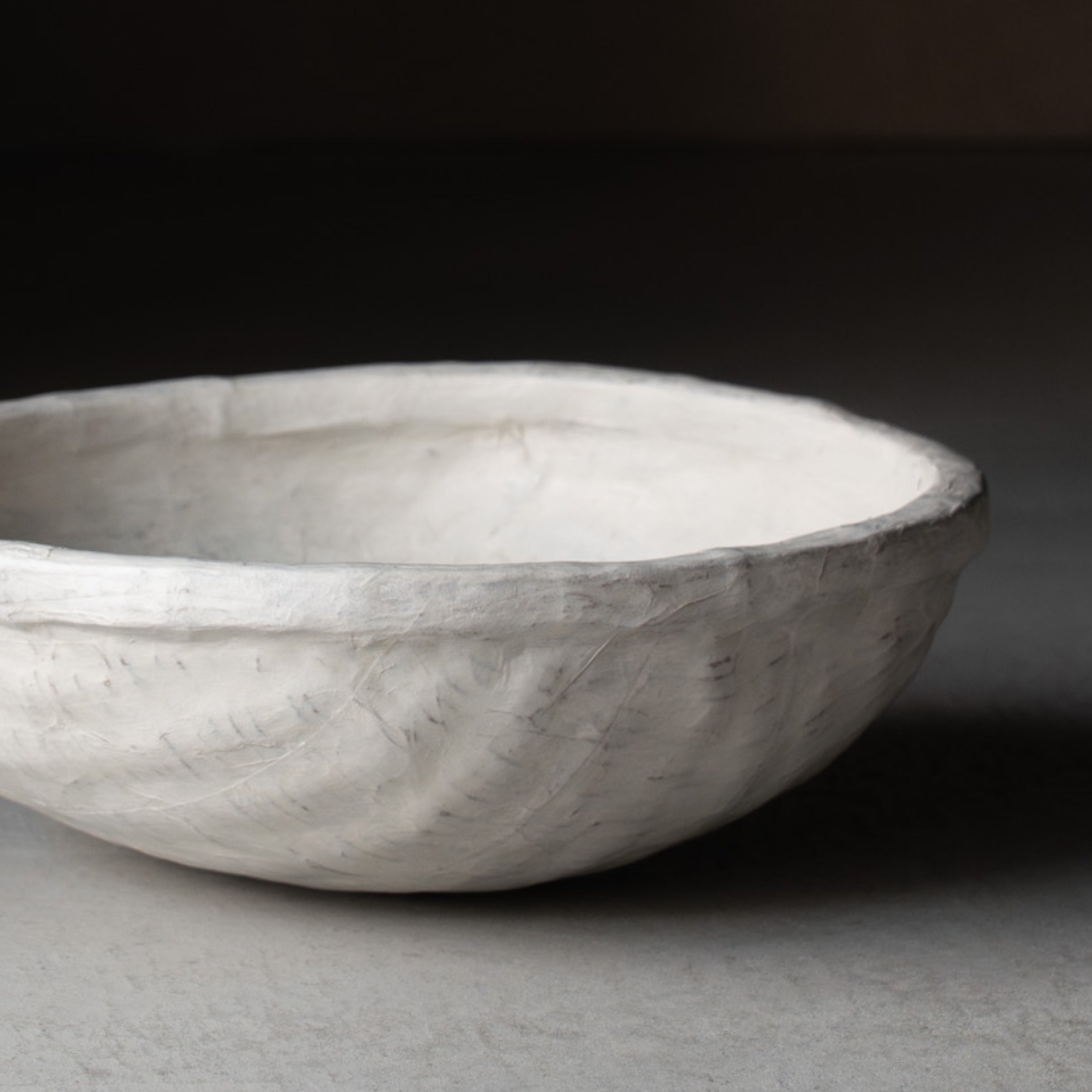 Antique round basket white