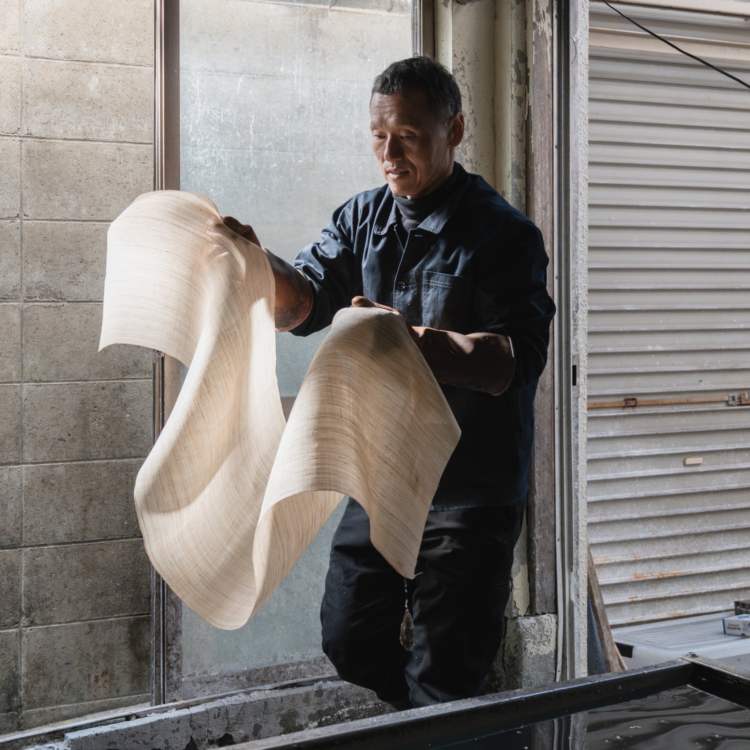 Rōketsu-zome Noren - Gray & Black