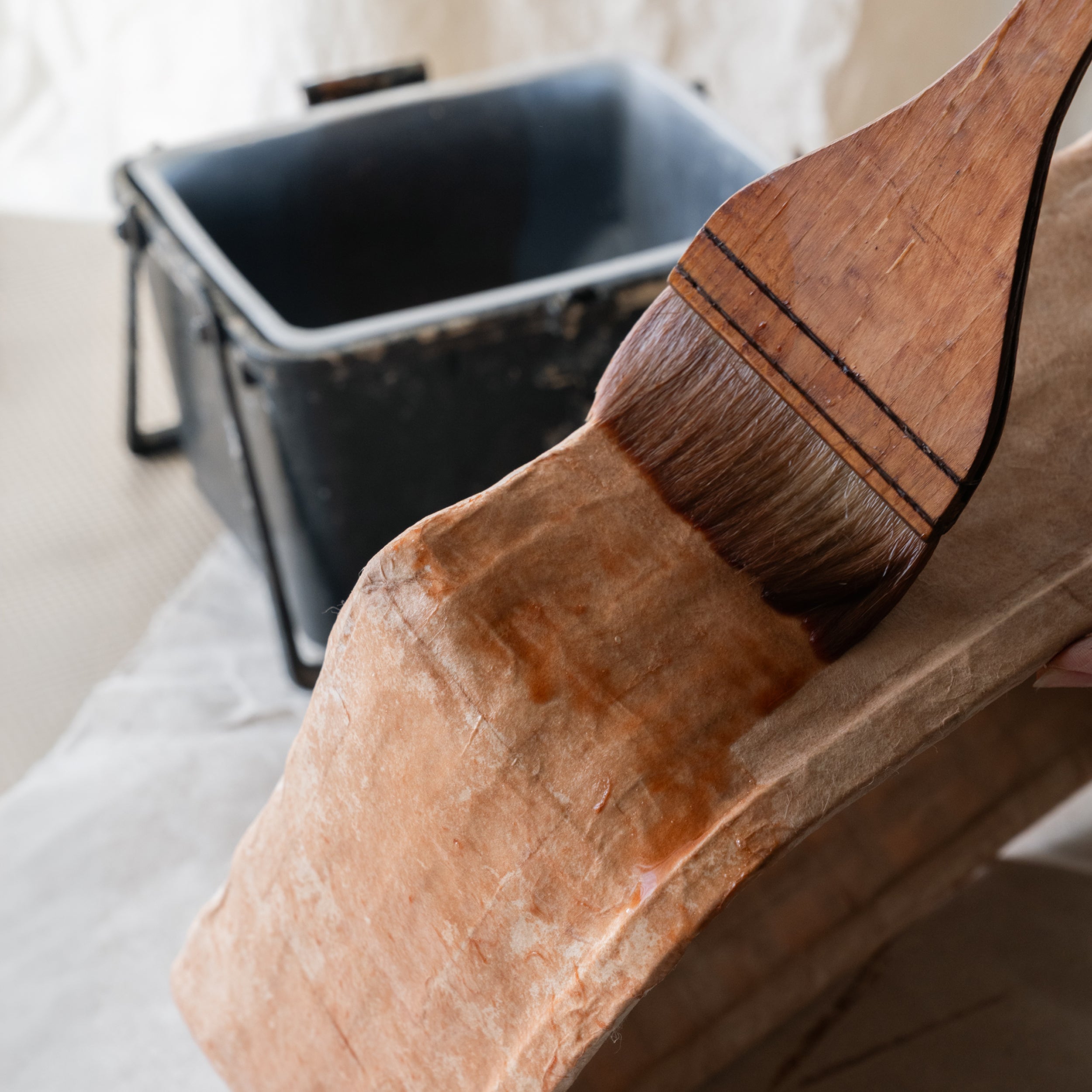 Antique round basket black with a lid