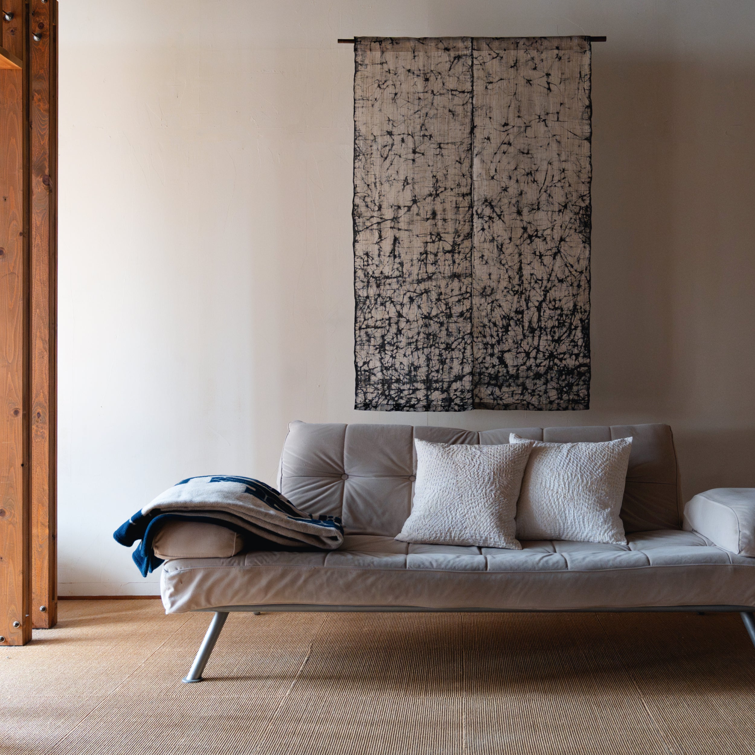 Rōketsu-zome Noren - Natural & Black